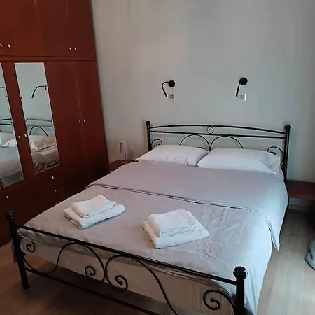 κεντρικό, άνετο, διαμέρισμα 3λεπτά από την παραλία